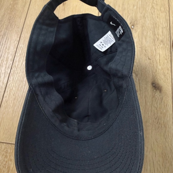 Nike Women’s Baseball Black Cap Adjustable - Picture 6 of 6